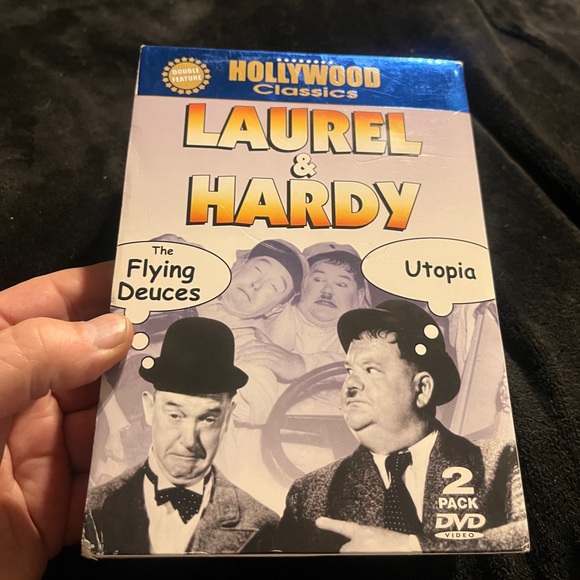 Laurel & Hardy Hollywood Classic ( The Flying Deuces & Utopia ) 2- DVD movie - Picture 1 of 10